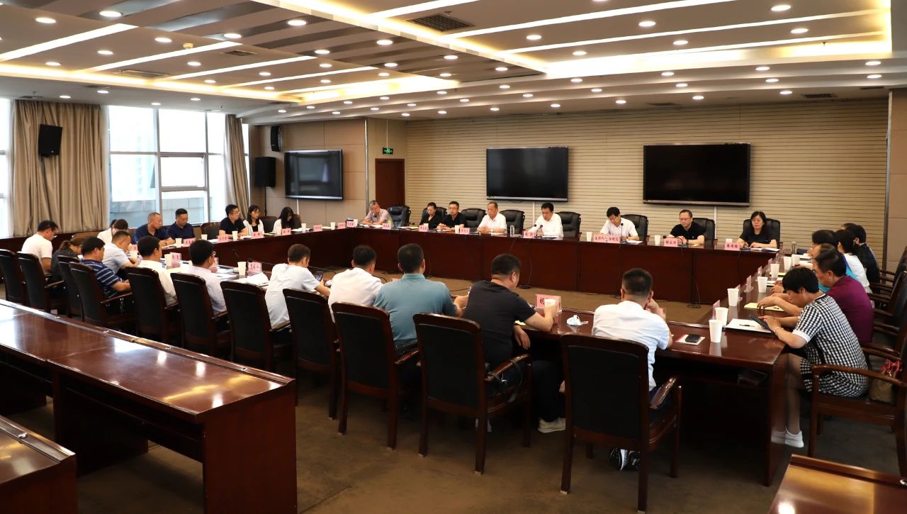 李亞光參加榆林市紀委組織召開的民營企業(yè)家座談會