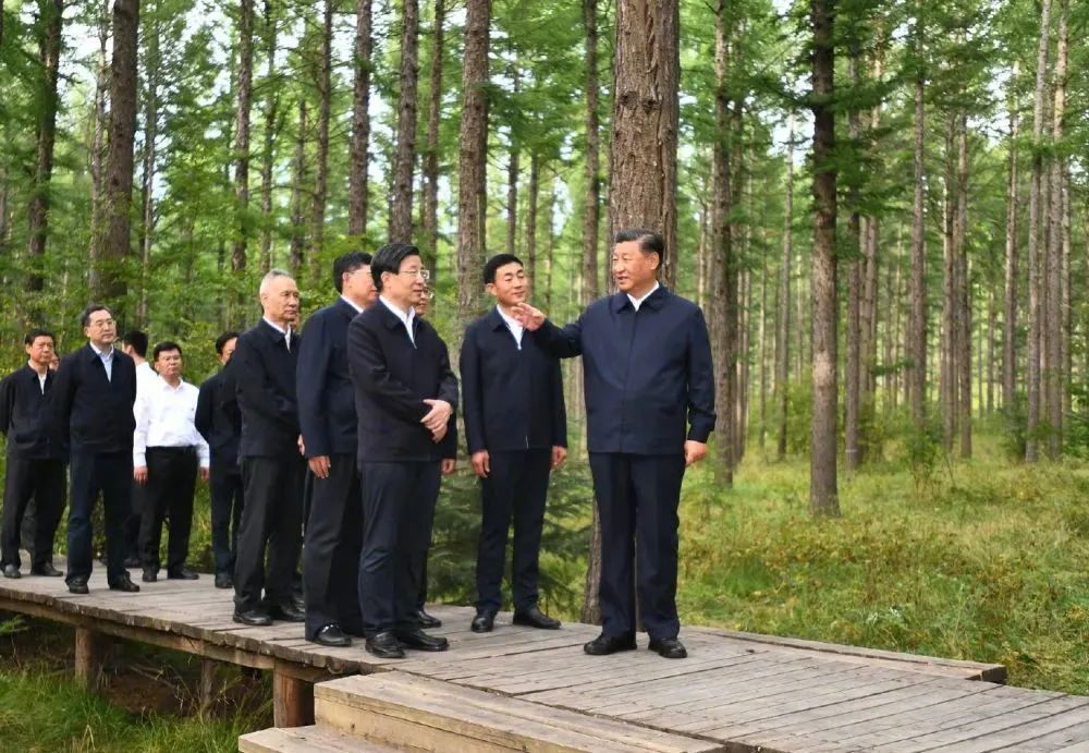 習近平：發(fā)揚塞罕壩精神，把綠色經(jīng)濟和生態(tài)文明發(fā)展好